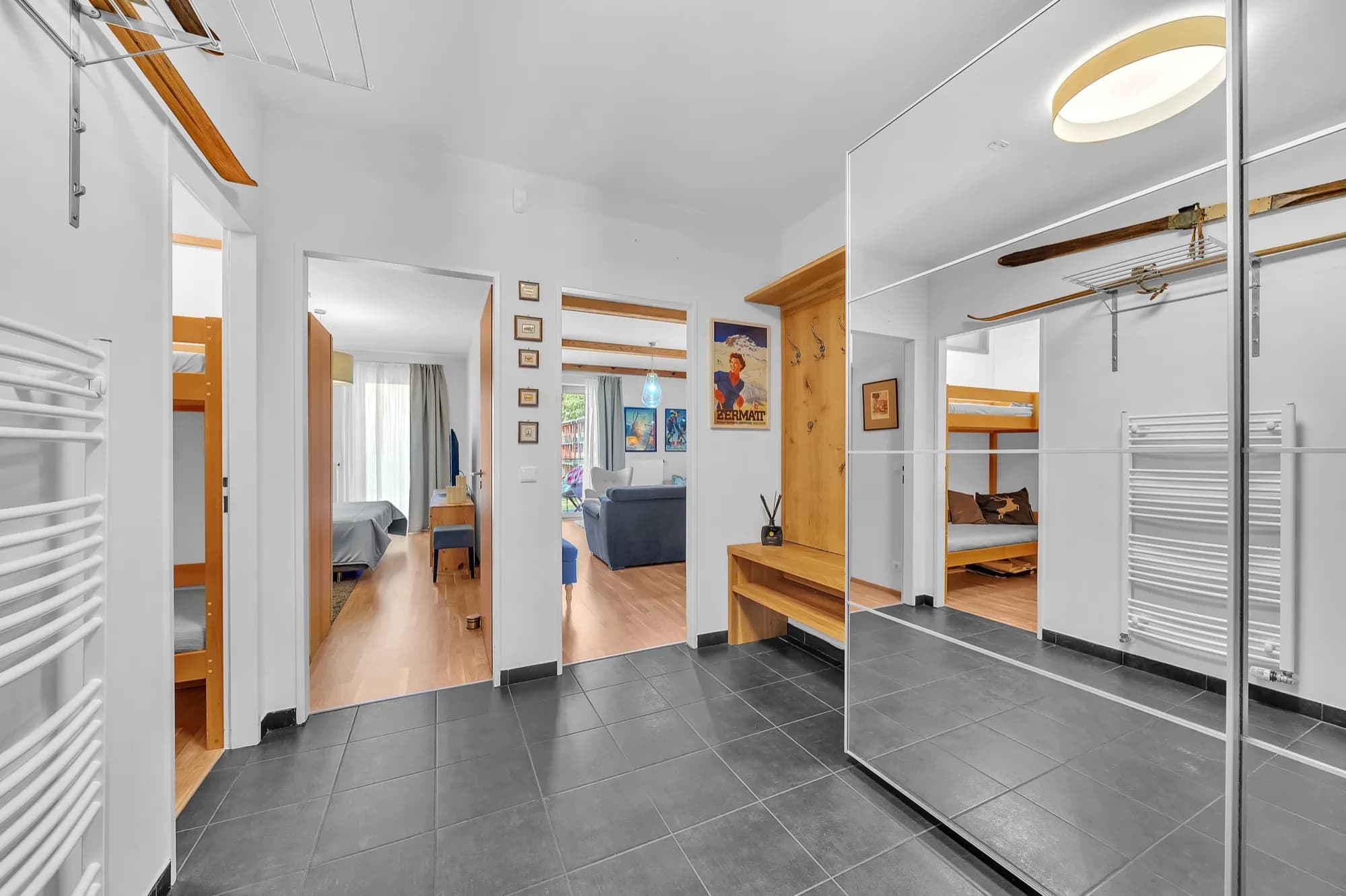 Vstupní chodba, Horský apartmán ve Špindlerově Mlýně