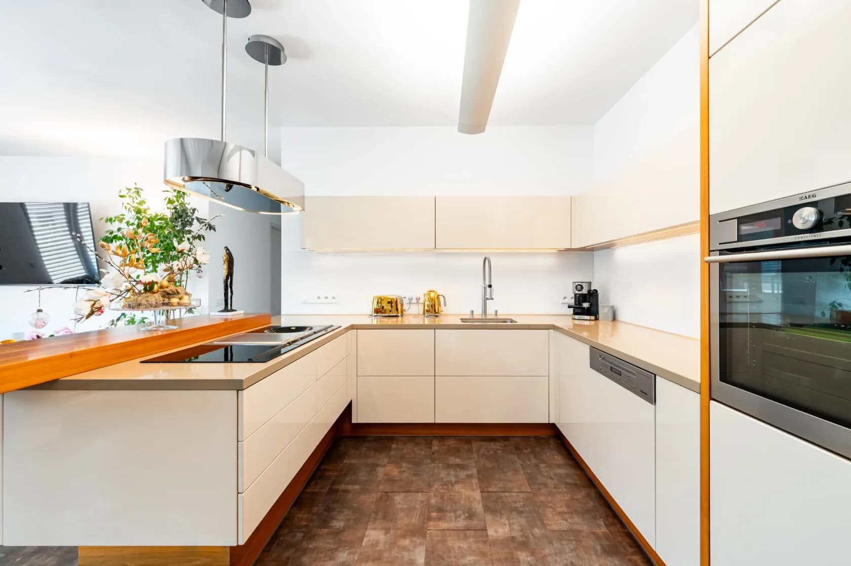 Pronájem prostorného bytu 3+kk s terasou a výhledem na Pražský hrad, River Diamond, Karlín