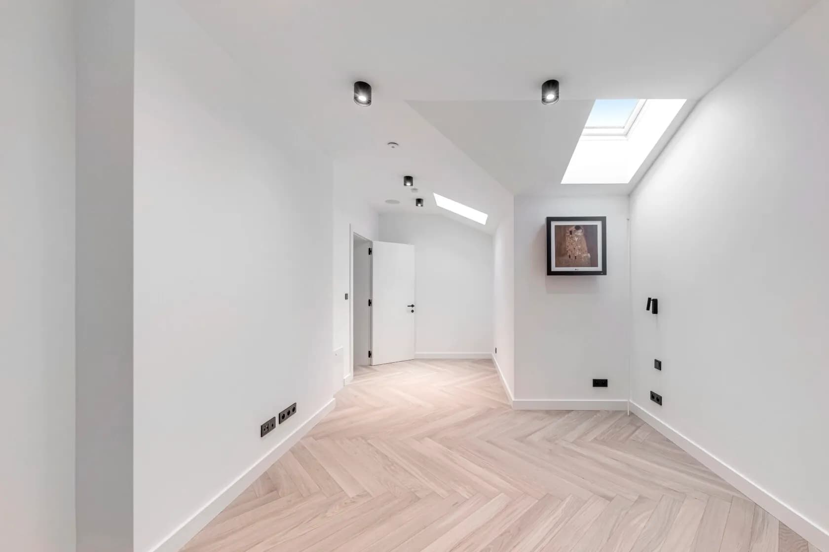 Luxusní mezonetový byt 4+kk s klimatizací, saunou a chytrou domácností v srdci Karlína