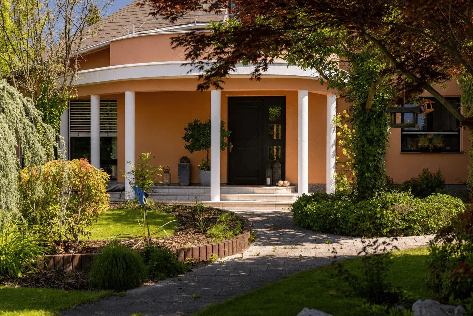Jedinečná vila Říčany 475 m² s pozemkem 2800 m² a vlastním tenisovým kurtem