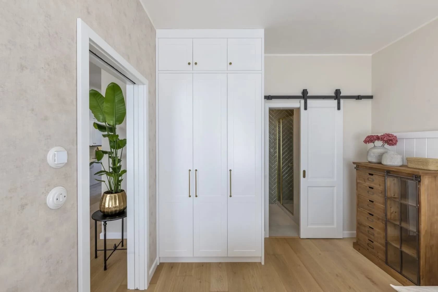Designové 2+kk v historické vile – vyhledávaná lokalita Hanspaulka