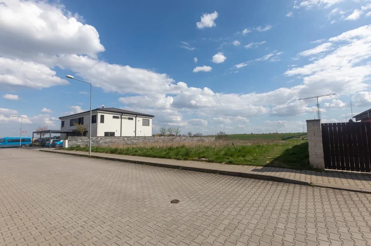 Pozemek na výstavbu RD v Horoměřicích