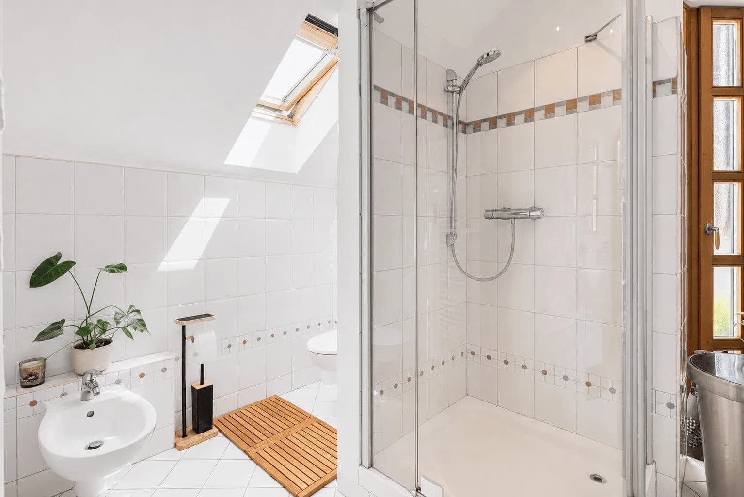 Jedinečná vila Říčany 475 m² s pozemkem 2800 m² a vlastním tenisovým kurtem