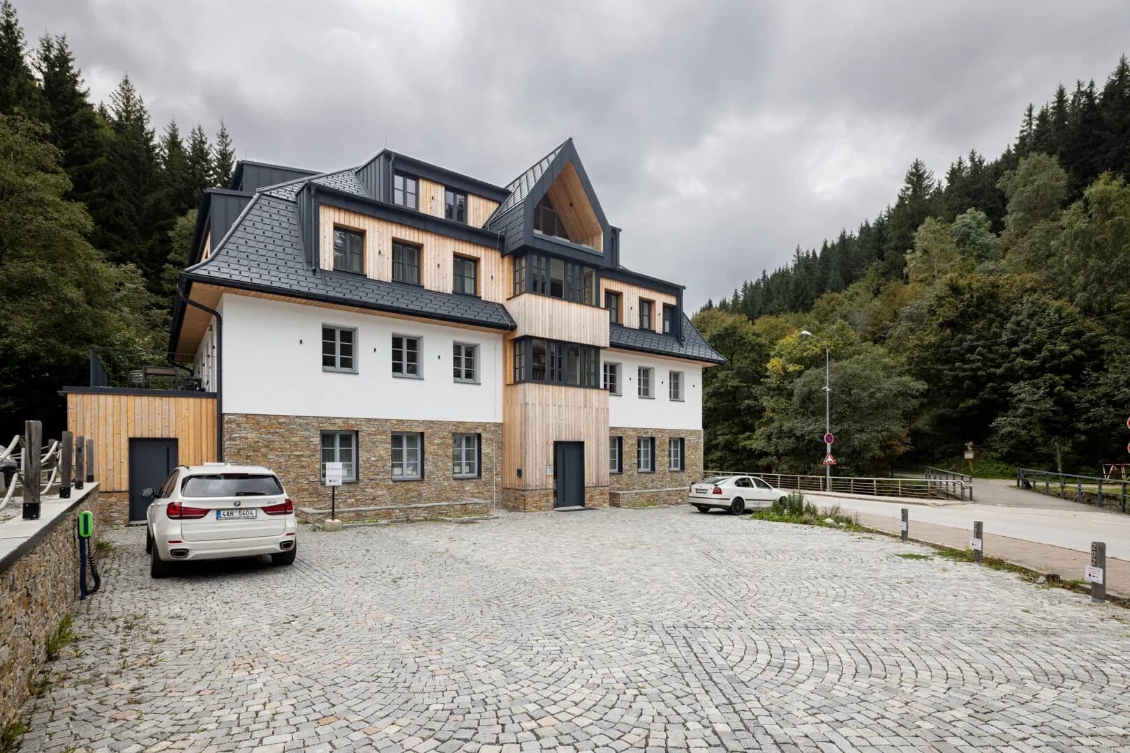 Moderní apartmán s horskou duší – Pec pod Sněžkou
