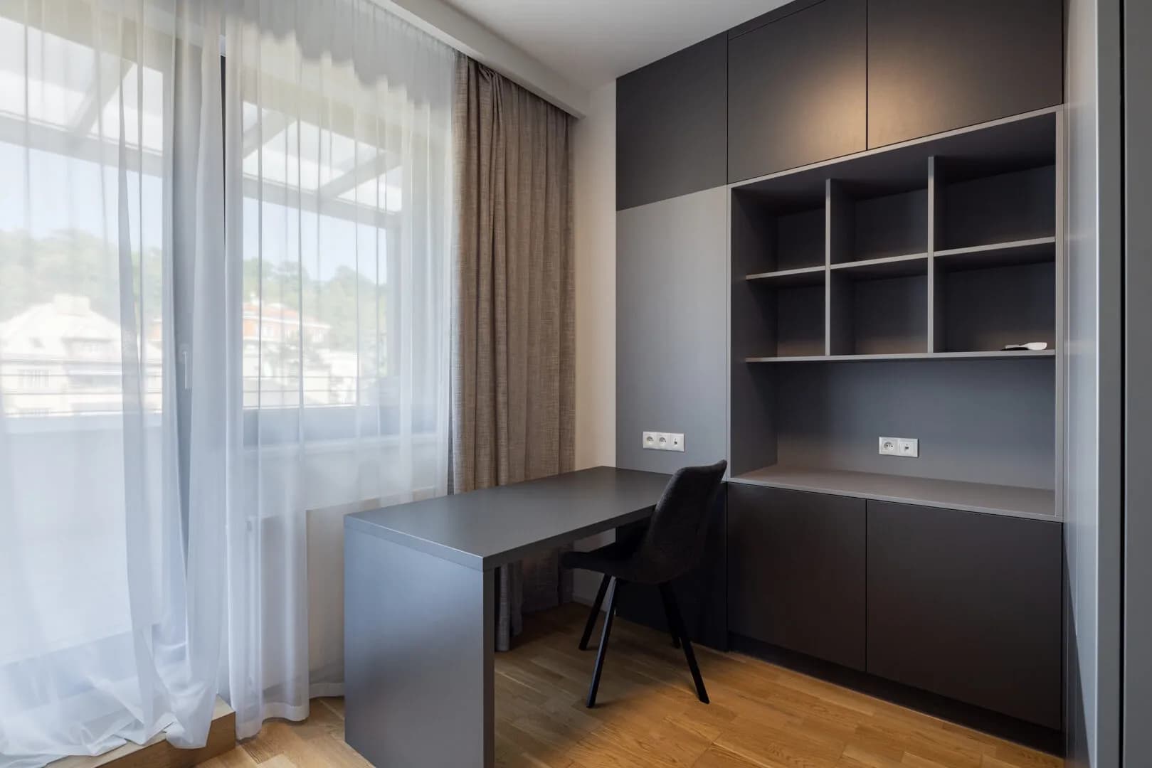 Pronájem moderního bytu 3+kk s terasami – Perucká, Praha 2 – Vinohrady