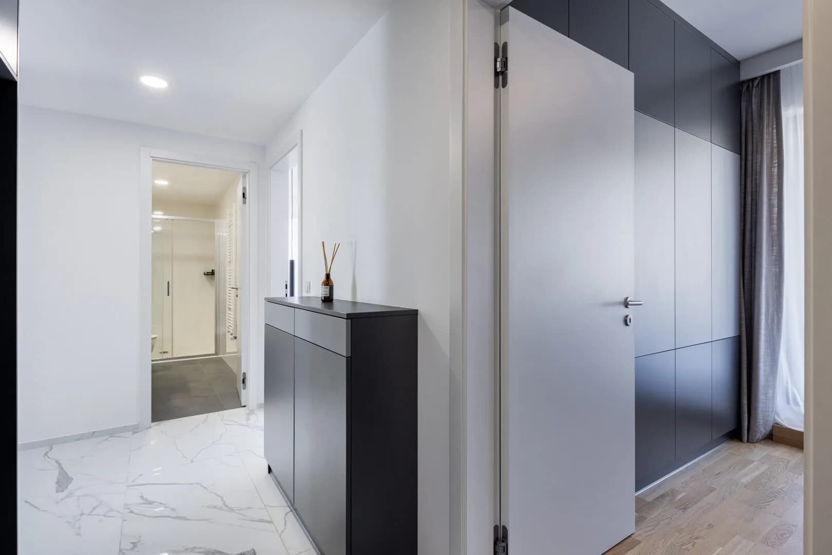 Pronájem moderního bytu 3+kk s terasami – Perucká, Praha 2 – Vinohrady