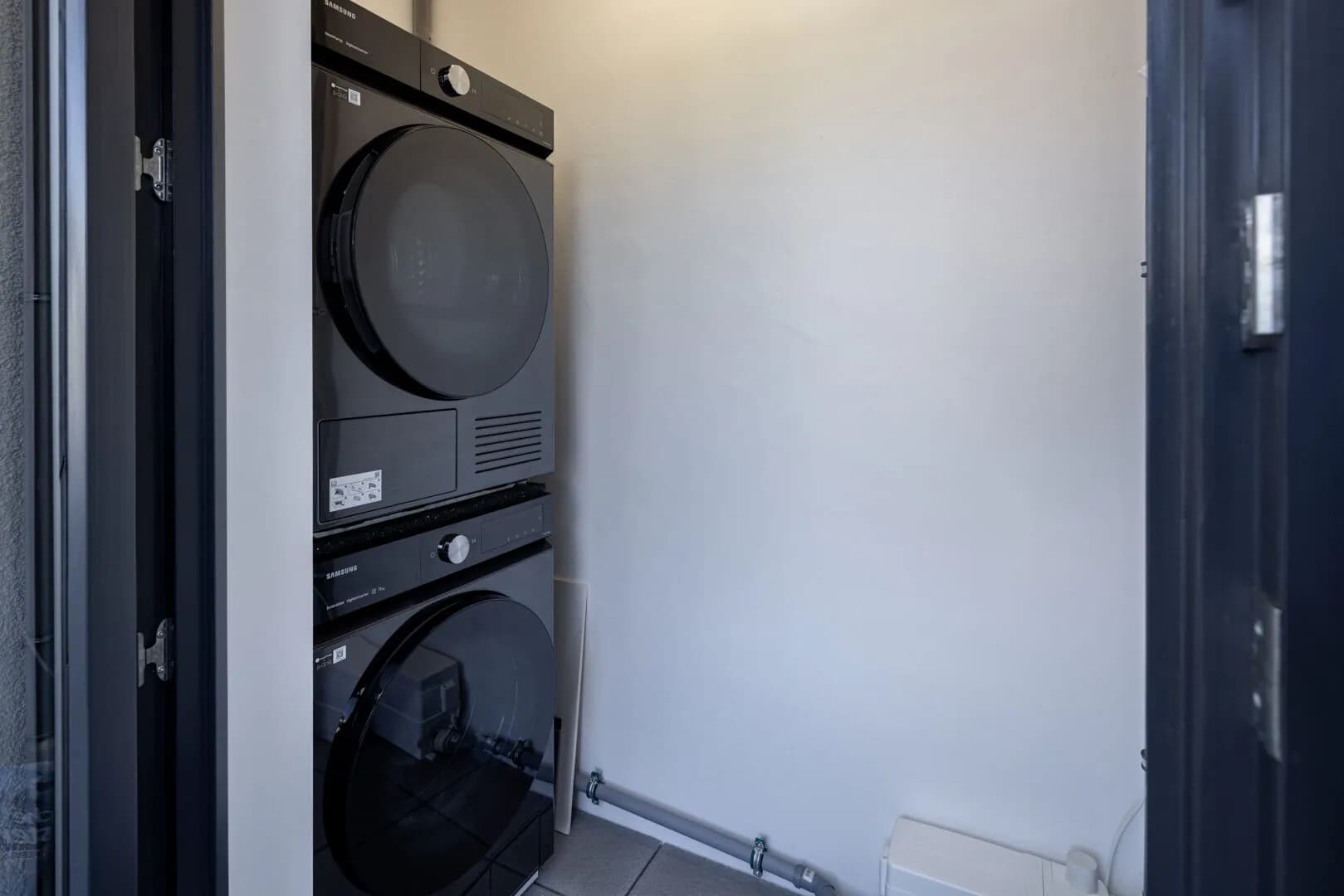 Pronájem moderního bytu 3+kk s terasami – Perucká, Praha 2 – Vinohrady