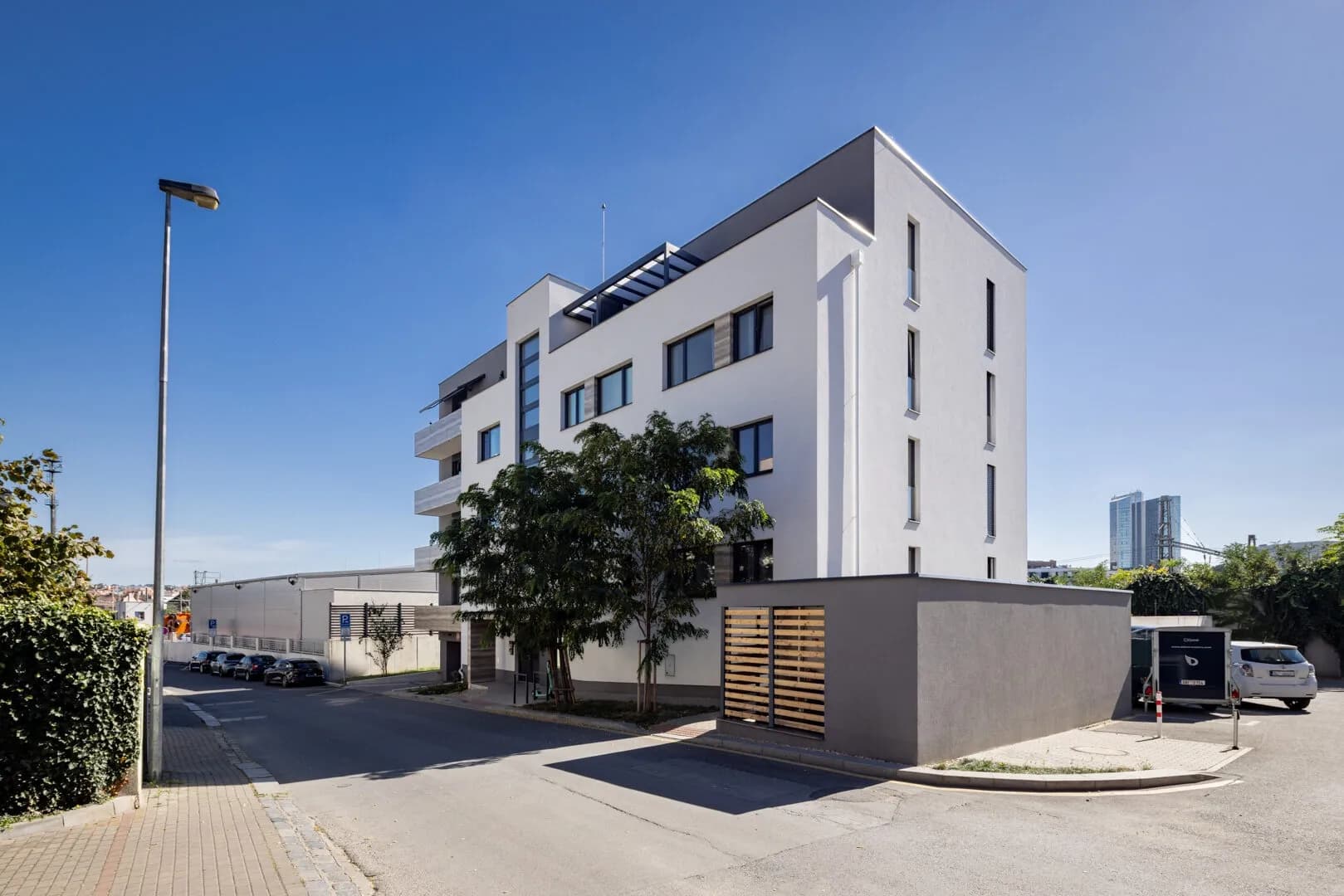 Pronájem moderního bytu 3+kk s terasami – Perucká, Praha 2 – Vinohrady