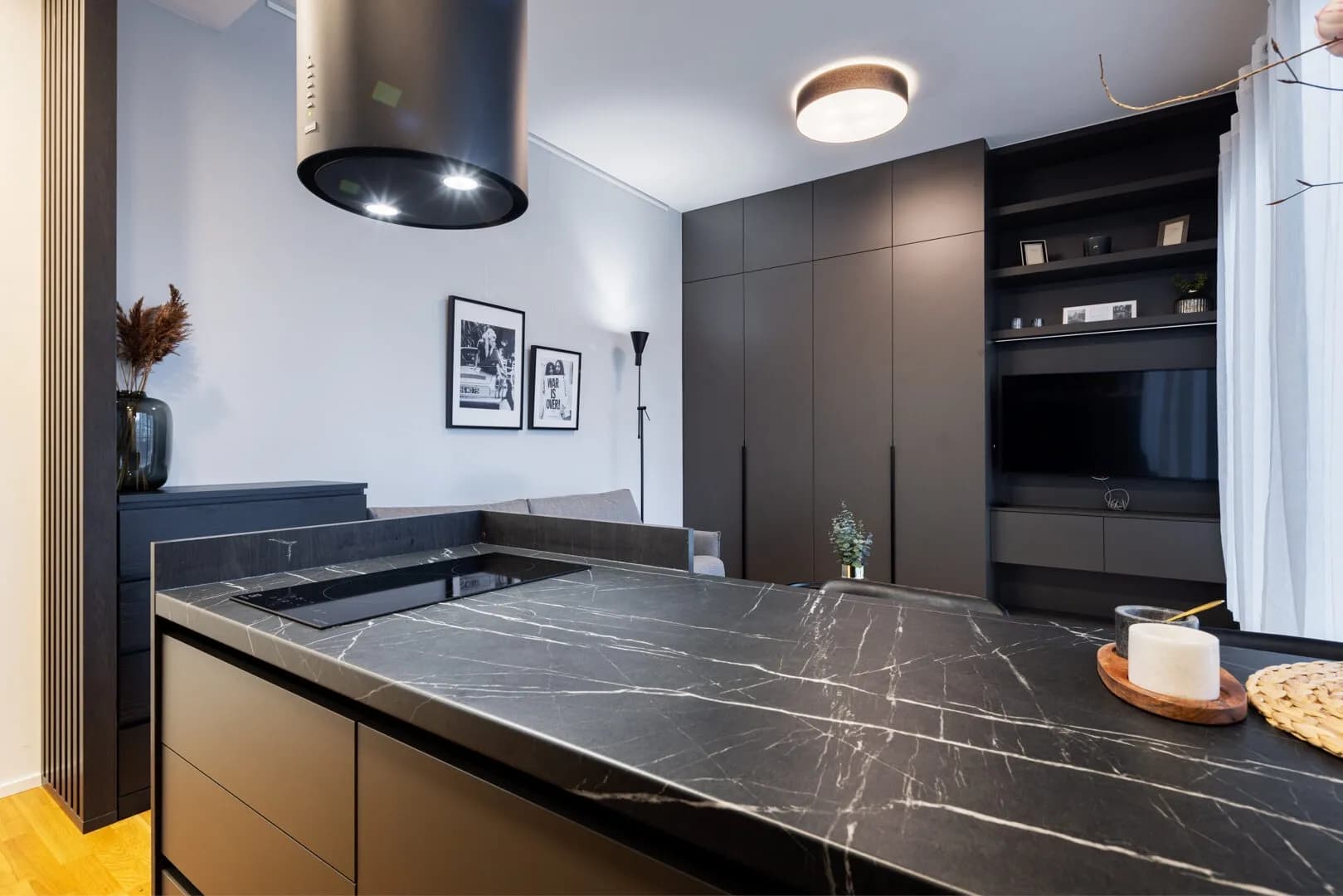 Nabízíme k pronájmu designový byt 1+kk v rezidenci Neugraf.