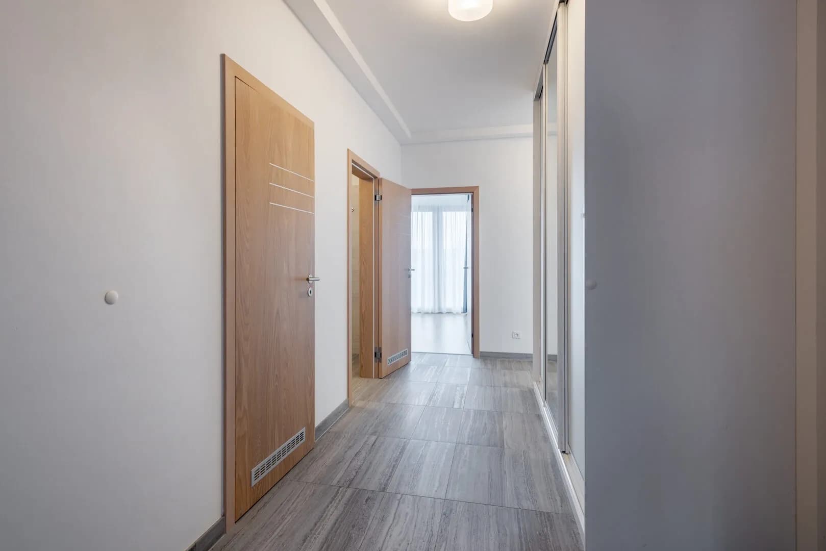 Elegantní 4+kk s lodžií, sklepem a 3 garážovými stáními v rezidenci Port Karolina