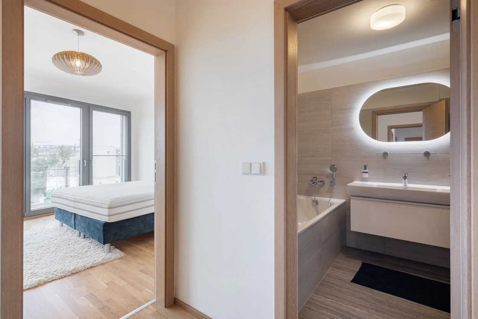 Elegantní 4+kk s lodžií, sklepem a 3 garážovými stáními v rezidenci Port Karolina