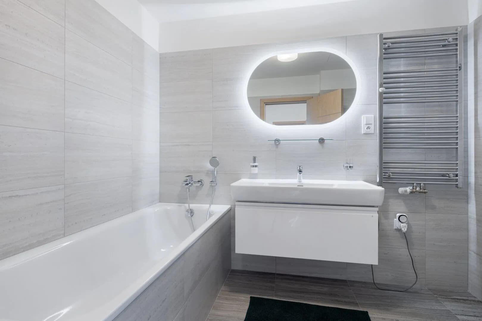 Elegantní 4+kk s lodžií, sklepem a 3 garážovými stáními v rezidenci Port Karolina