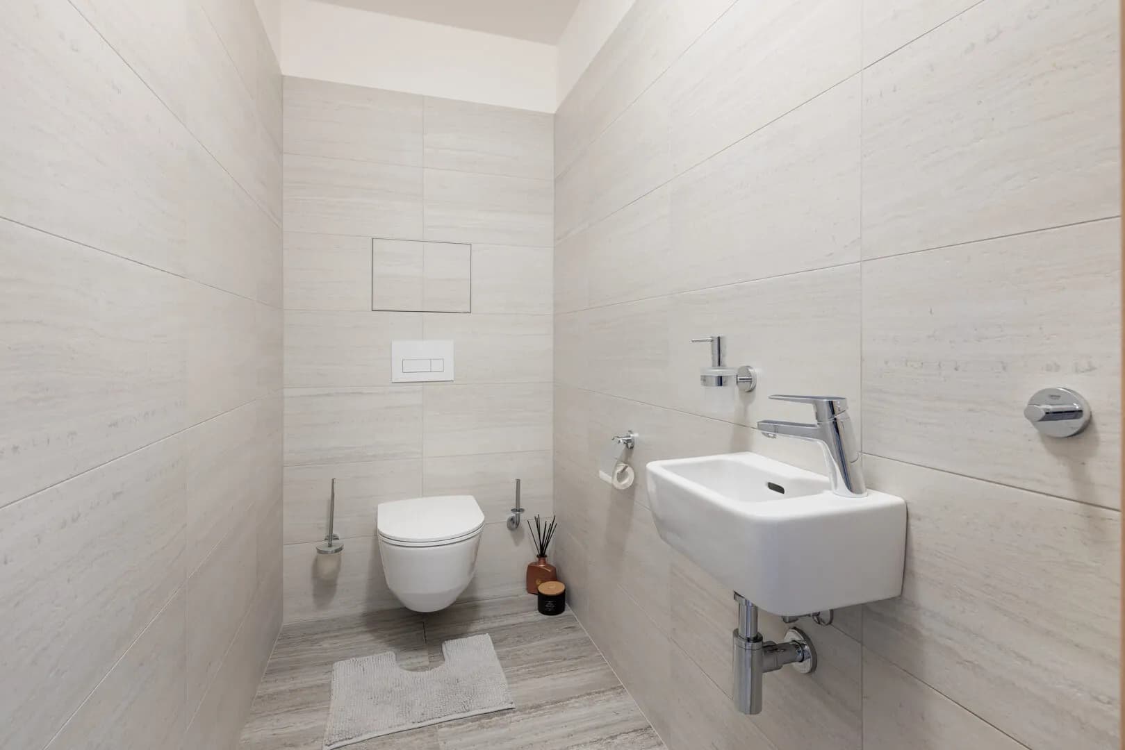 Elegantní 4+kk s lodžií, sklepem a 3 garážovými stáními v rezidenci Port Karolina