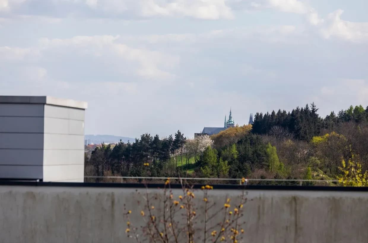 Pozemek na výstavbu rodinného domu v Lysolajích