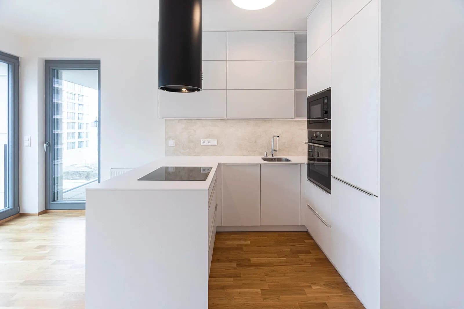 Světlý byt 2+kk (60 m²) s garážovým stáním – Port Karolína, Praha 8 – Karlín