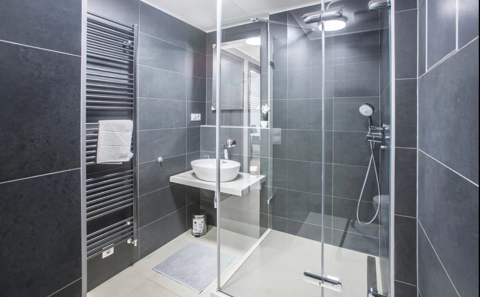 Moderní byt 2+kk k pronájmu – Rezidence Karlín Park, Invalidovna