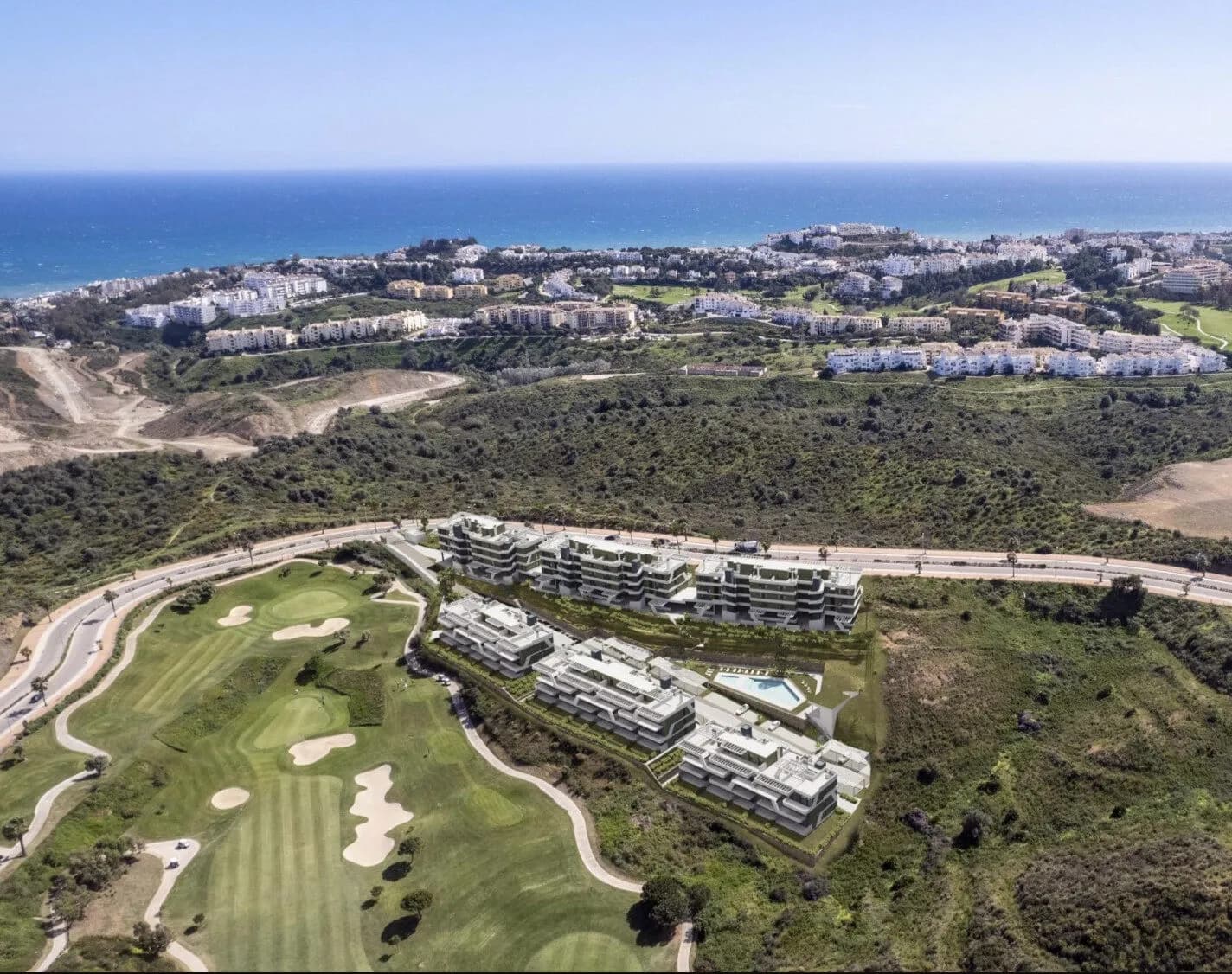 BYTY S VÝHLEDEM NA MOŘE NEBO GOLFOVÉ HŘIŠTĚ NA POBŘEŽÍ COSTA DEL SOL