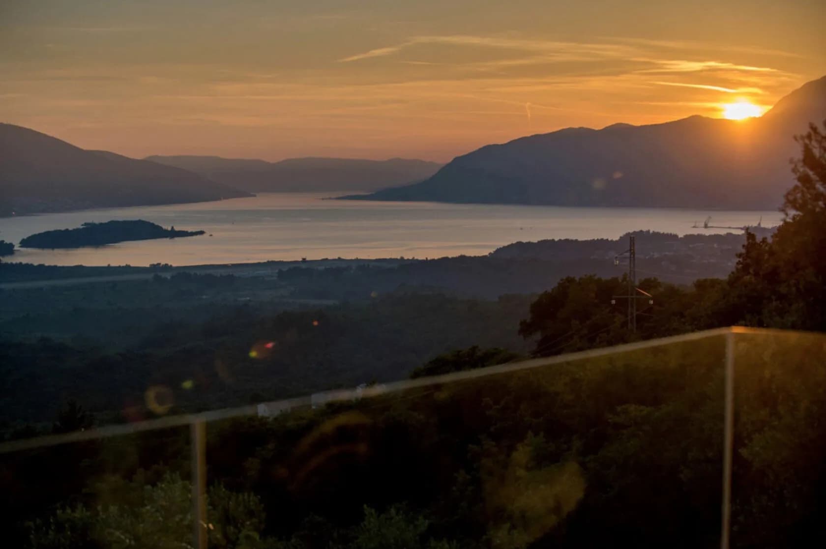 Moderní vila s bazénem a výhledem na moře, Kavač