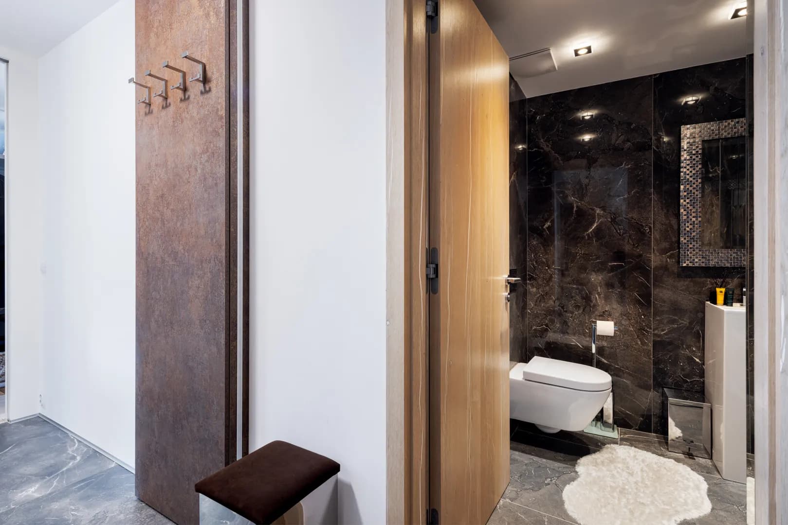 KARLÍN - Designový byt o ploše 120 m2 na prodej