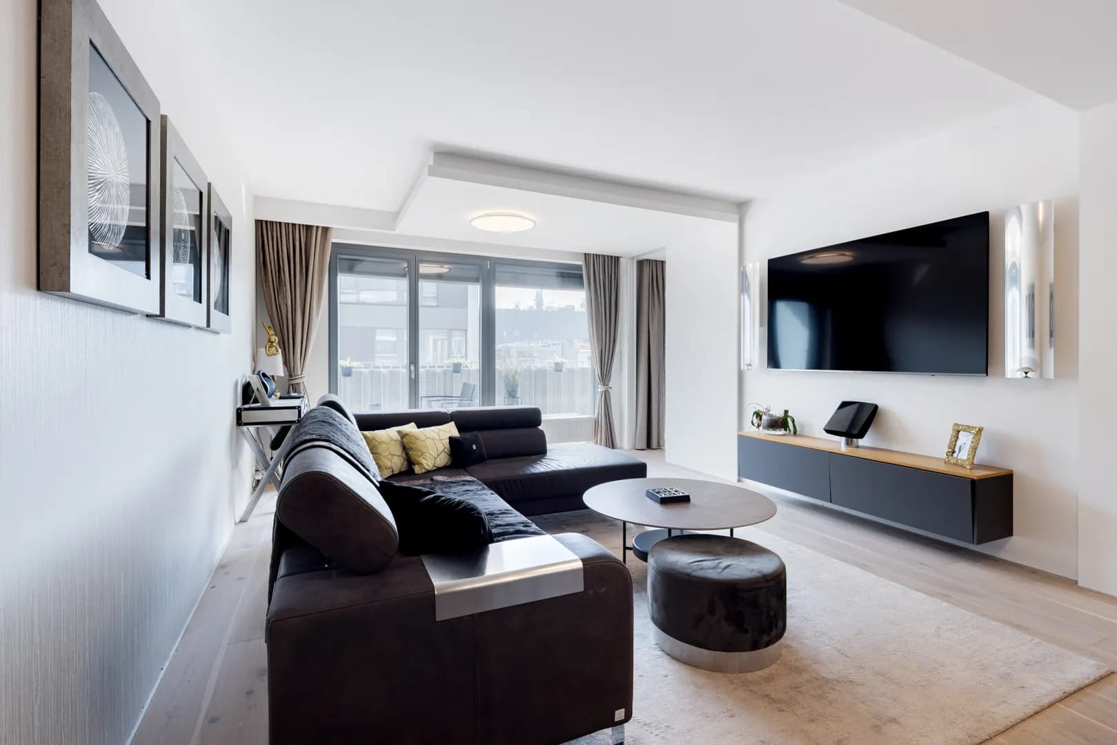 KARLÍN - Designový byt o ploše 120 m2 na prodej