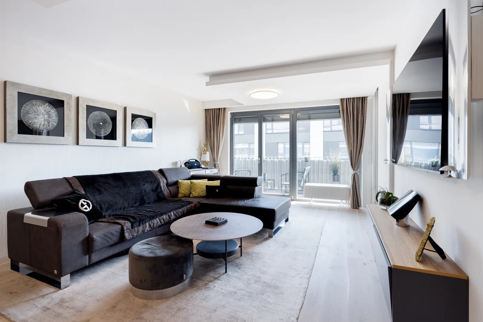 KARLÍN - Designový byt o ploše 120 m2 na prodej