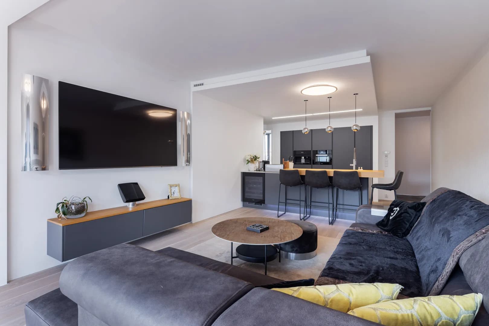 KARLÍN - Designový byt o ploše 120 m2 na prodej