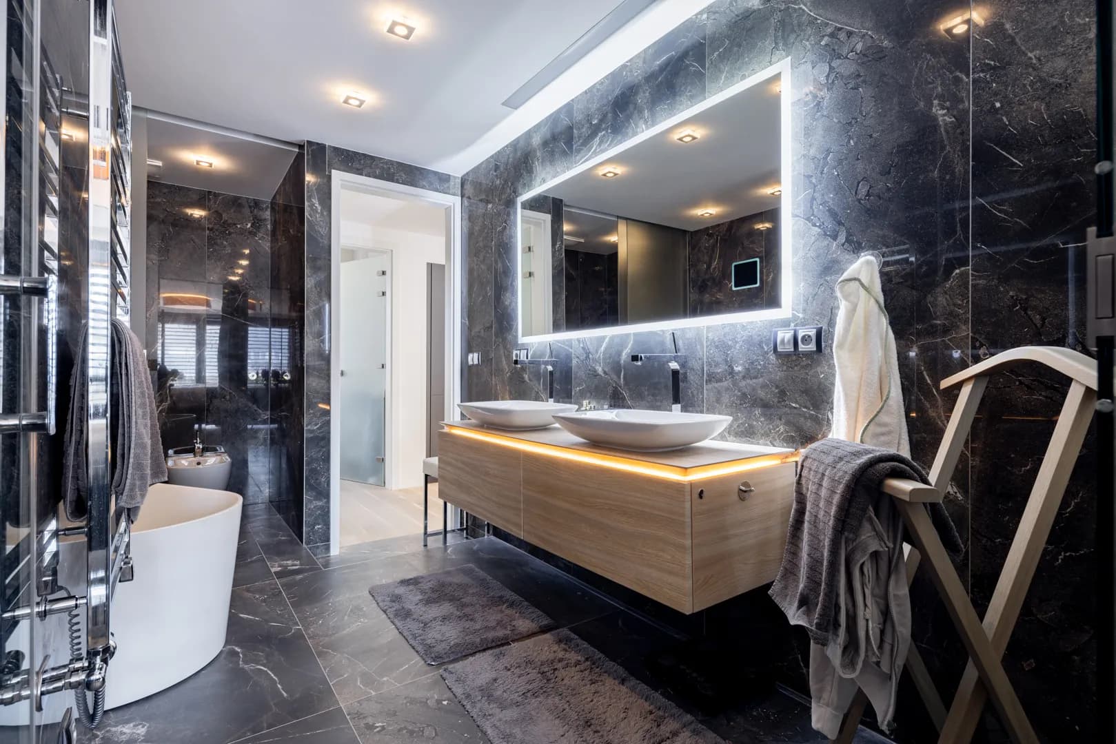 KARLÍN - Designový byt o ploše 120 m2 na prodej
