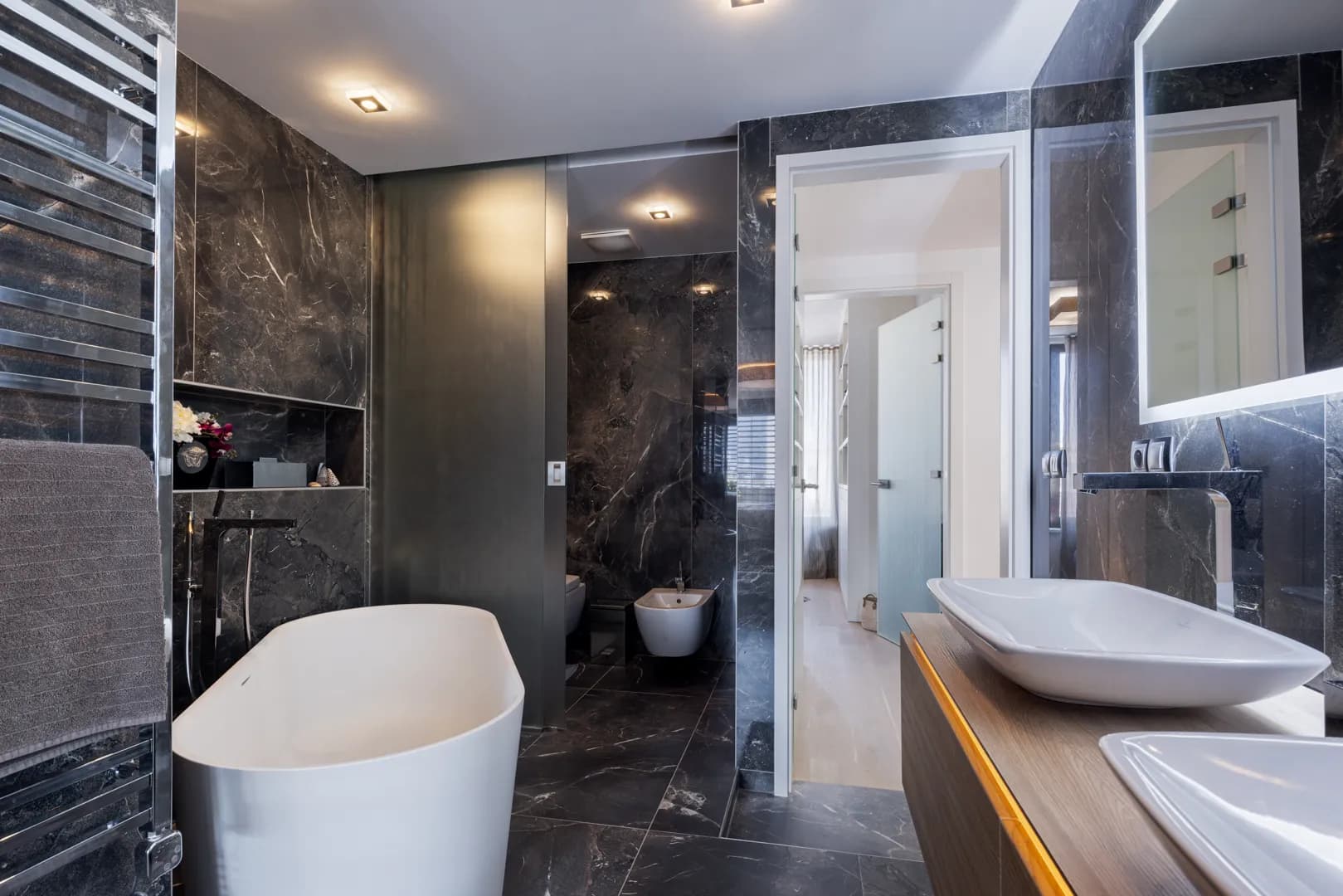 KARLÍN - Designový byt o ploše 120 m2 na prodej