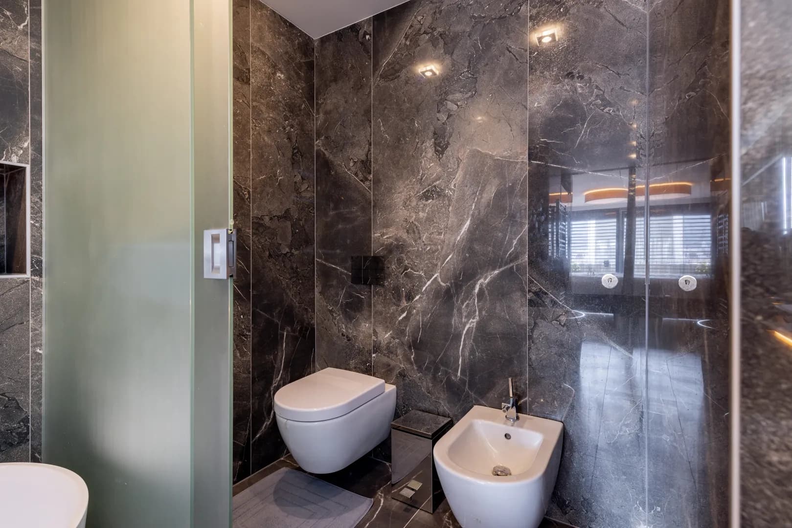 KARLÍN - Designový byt o ploše 120 m2 na prodej