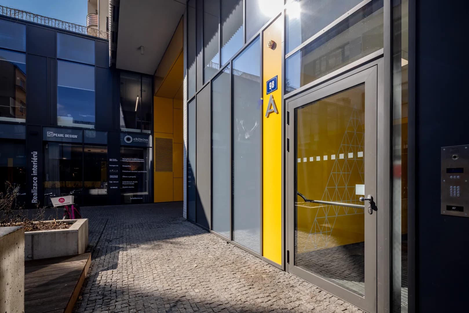KARLÍN - Designový byt o ploše 120 m2 na prodej