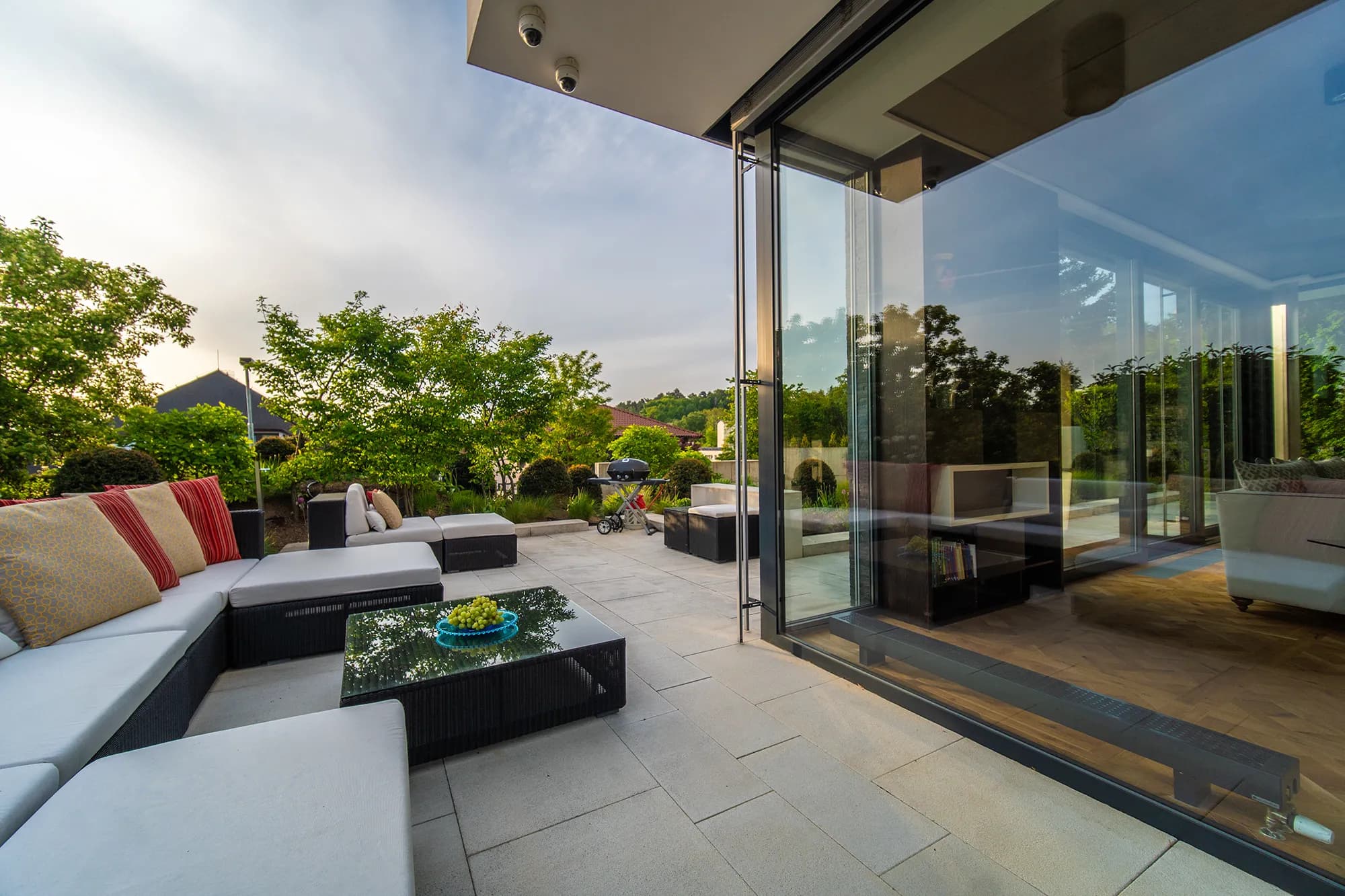 Luxusní vila s výtahem, bazénem a soukromou zahradou, 520 m² užitné plochy