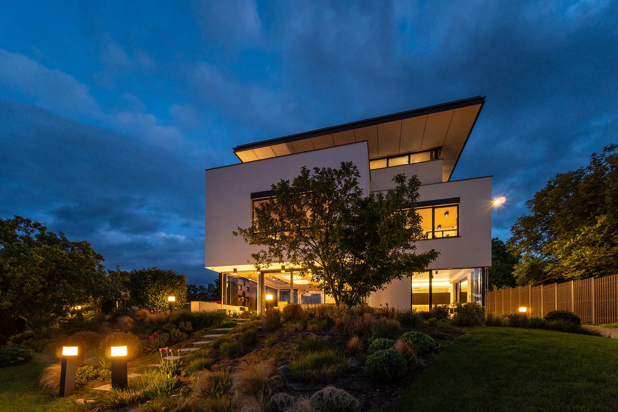 Luxusní vila s výtahem, bazénem a soukromou zahradou, 520 m² užitné plochy