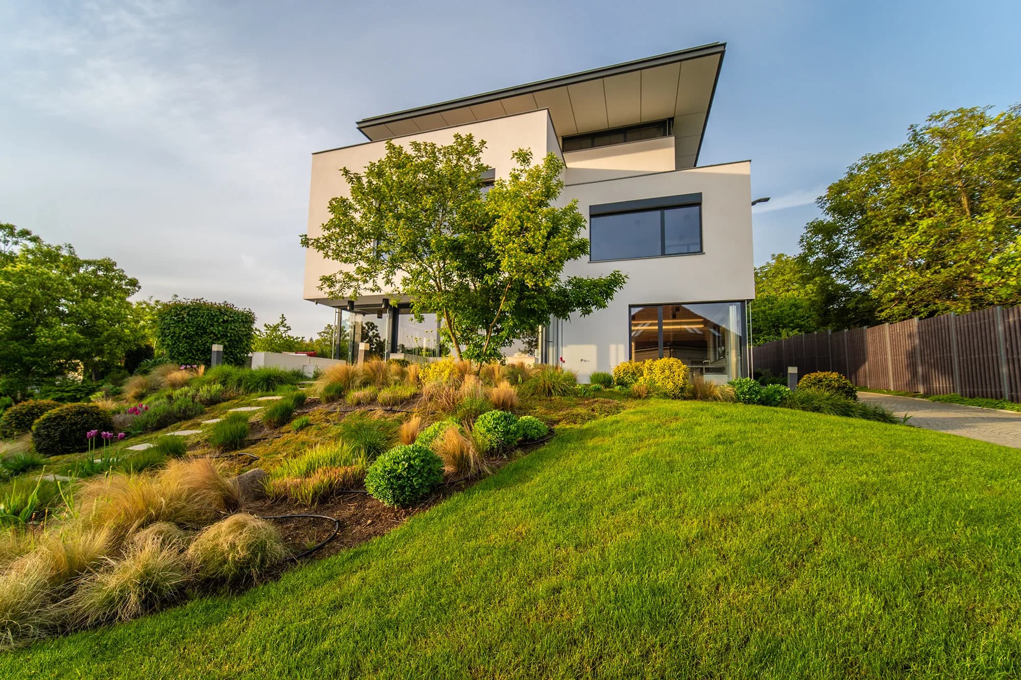 Luxusní vila s výtahem, bazénem a soukromou zahradou, 520 m² užitné plochy