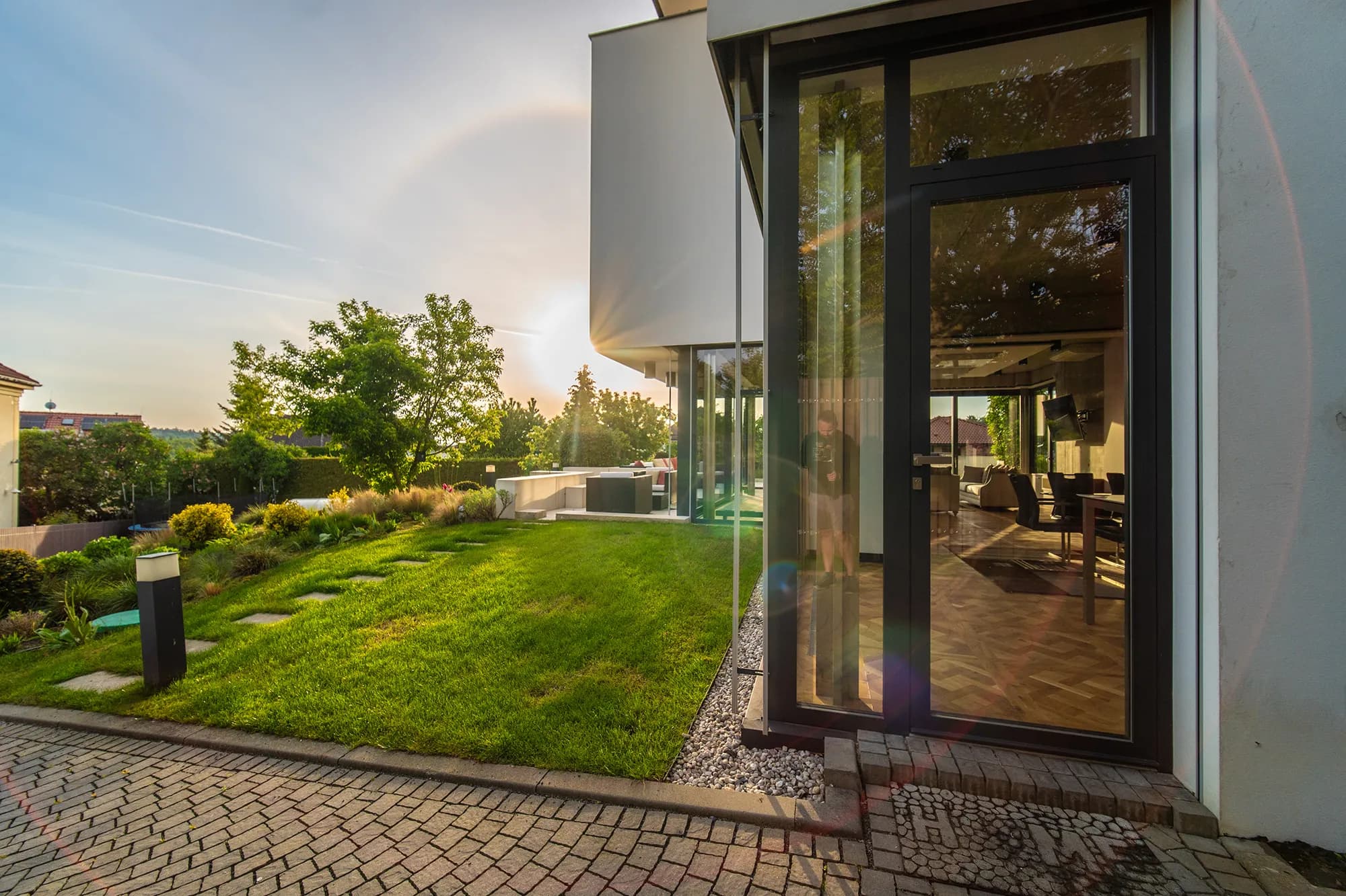 Luxusní vila s výtahem, bazénem a soukromou zahradou, 520 m² užitné plochy
