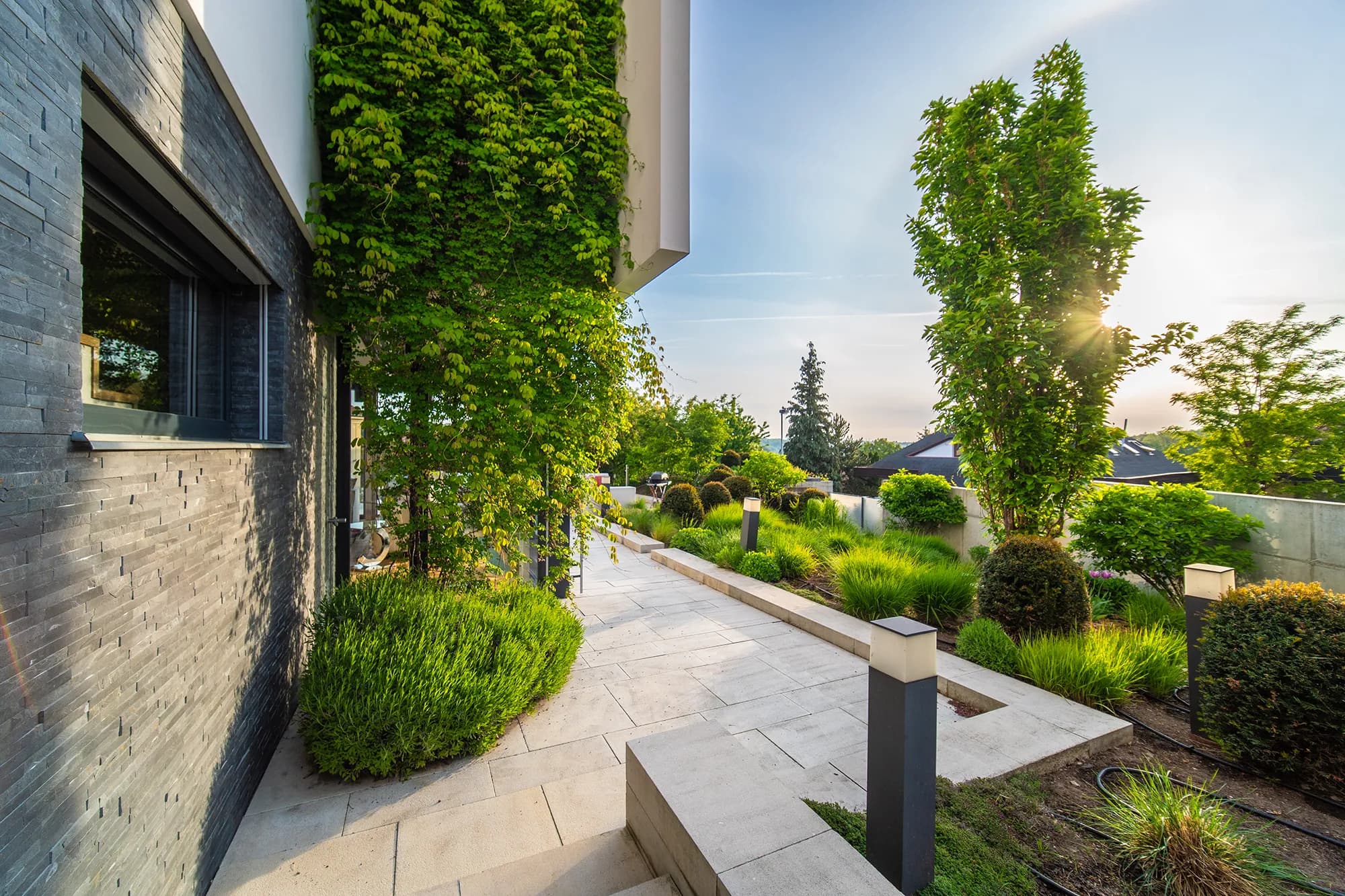 Luxusní vila s výtahem, bazénem a soukromou zahradou, 520 m² užitné plochy