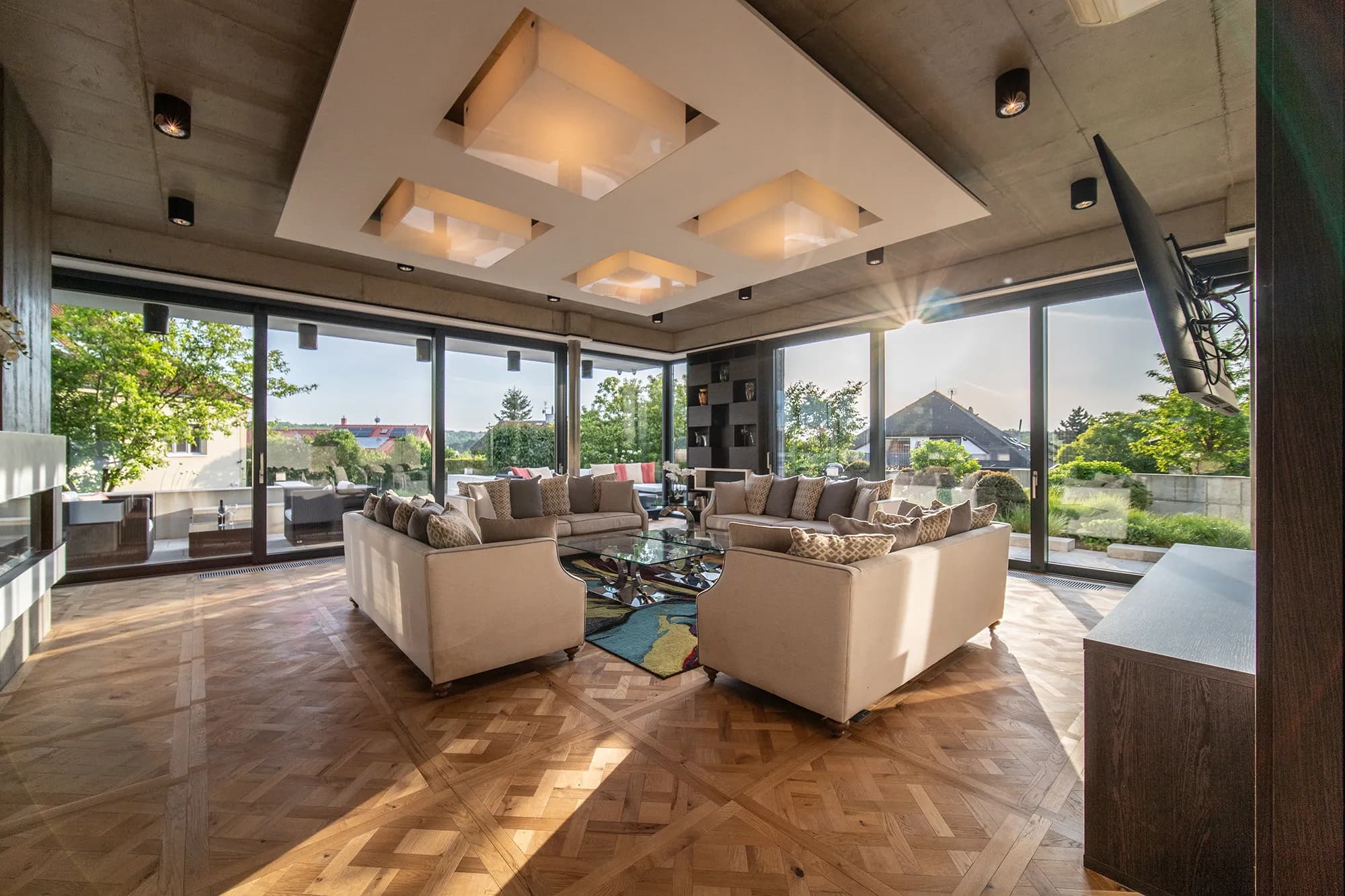 Luxusní vila s výtahem, bazénem a soukromou zahradou, 520 m² užitné plochy