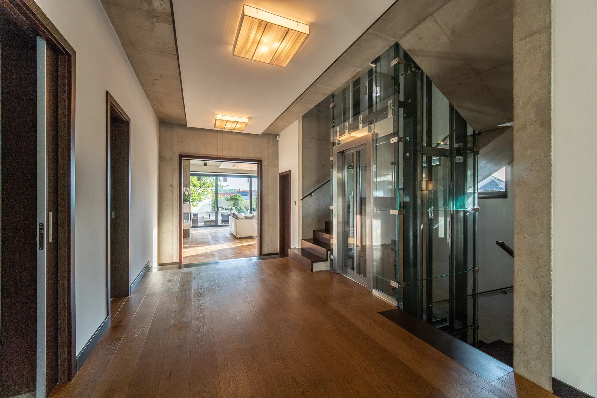 Luxusní vila s výtahem, bazénem a soukromou zahradou, 520 m² užitné plochy