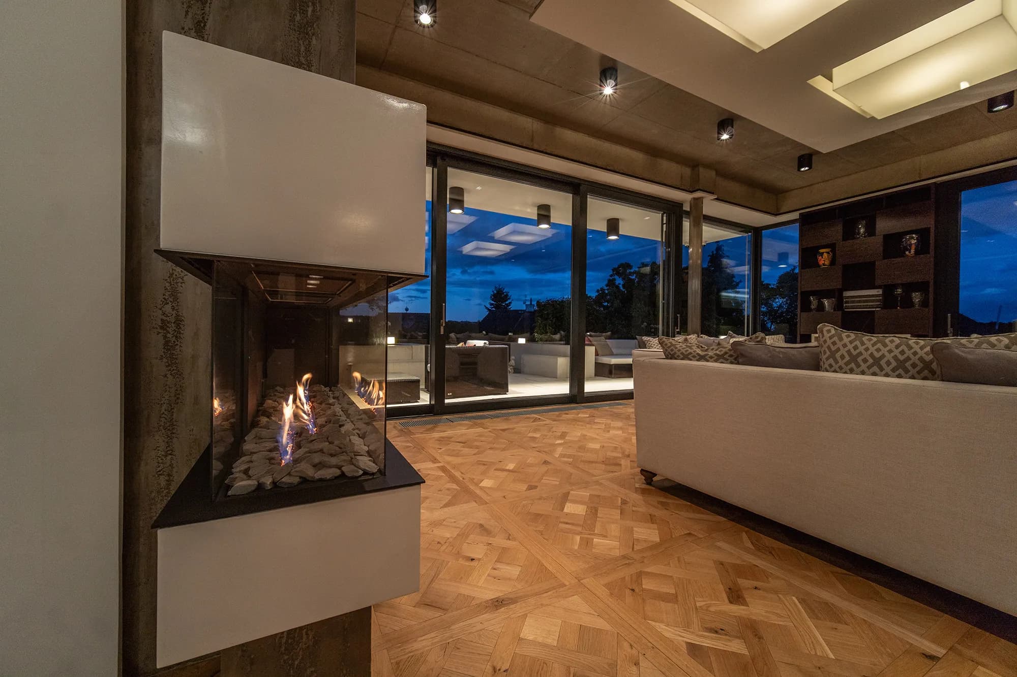 Luxusní vila s výtahem, bazénem a soukromou zahradou, 520 m² užitné plochy