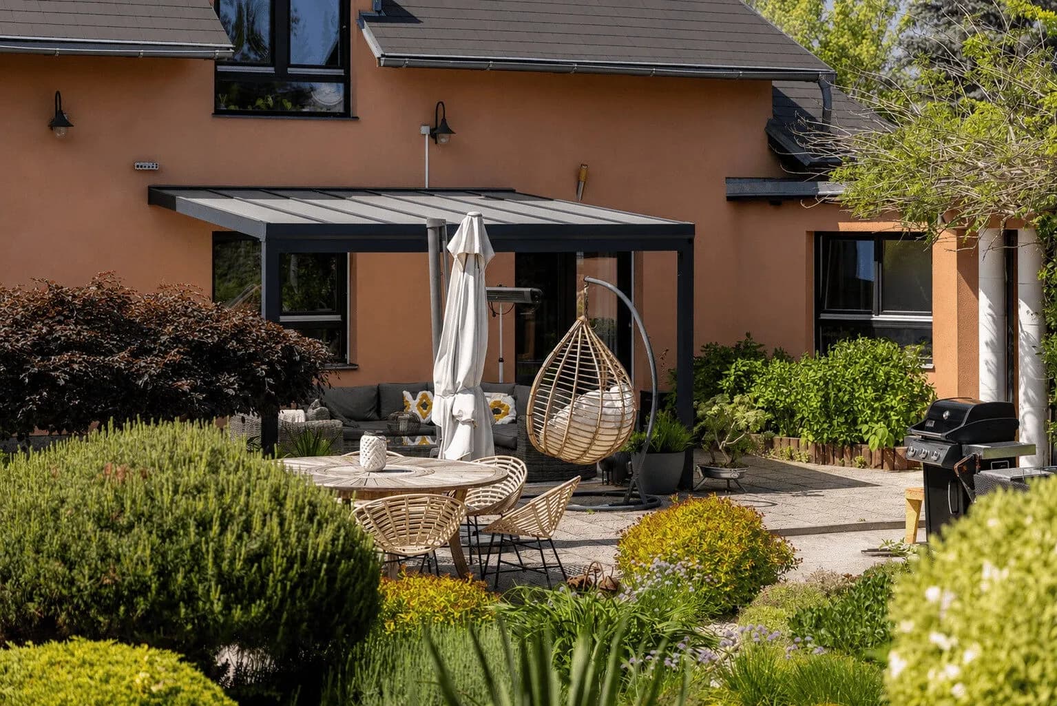 Jedinečná vila Říčany 475 m² s pozemkem 2800 m² a vlastním tenisovým kurtem